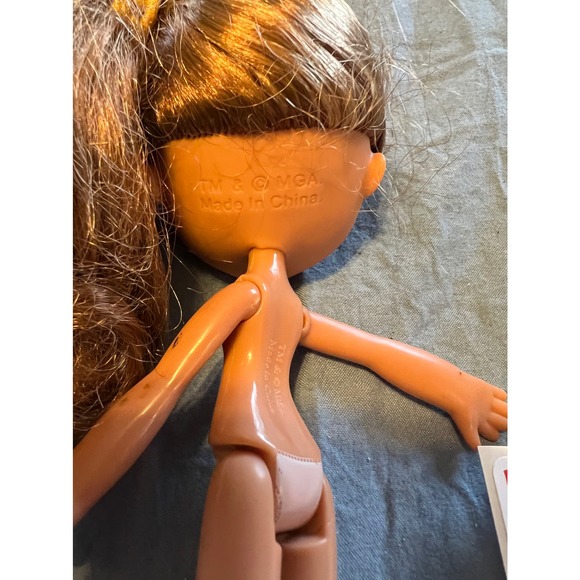 Bratz Doll Yasmin brown hair green eyes - Picture 4 of 4